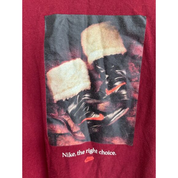 Nike Men's Long Sleeve Tee Christmas "The Right Choice" Swoosh Boots Size L - Picture 3 of 4